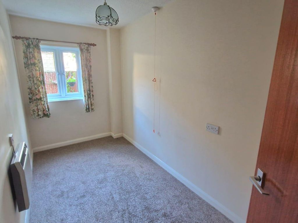 2 bed property for sale in Spa Road, Melksham SN12, £88,500