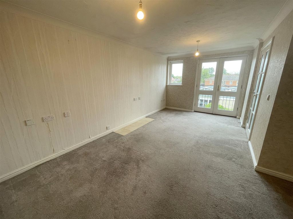 1 bed property for sale in Lowbourne, Melksham SN12, £89,995