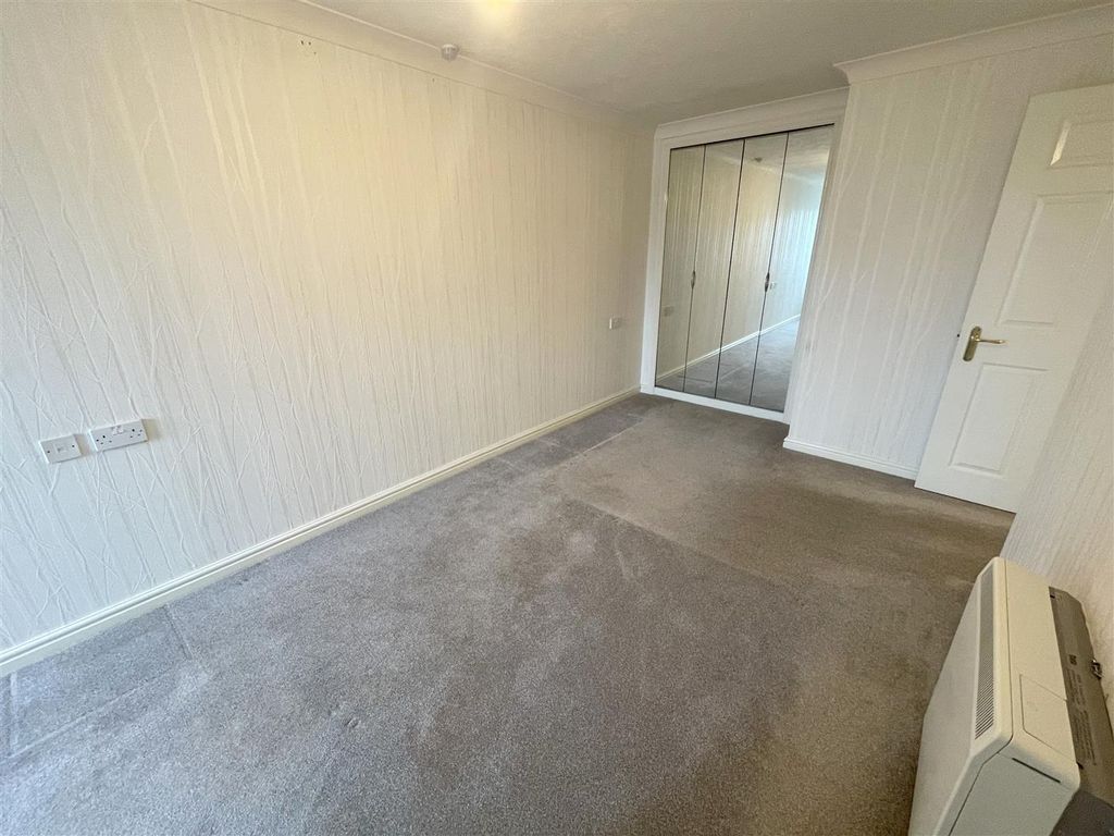 1 bed property for sale in Lowbourne, Melksham SN12, £89,995