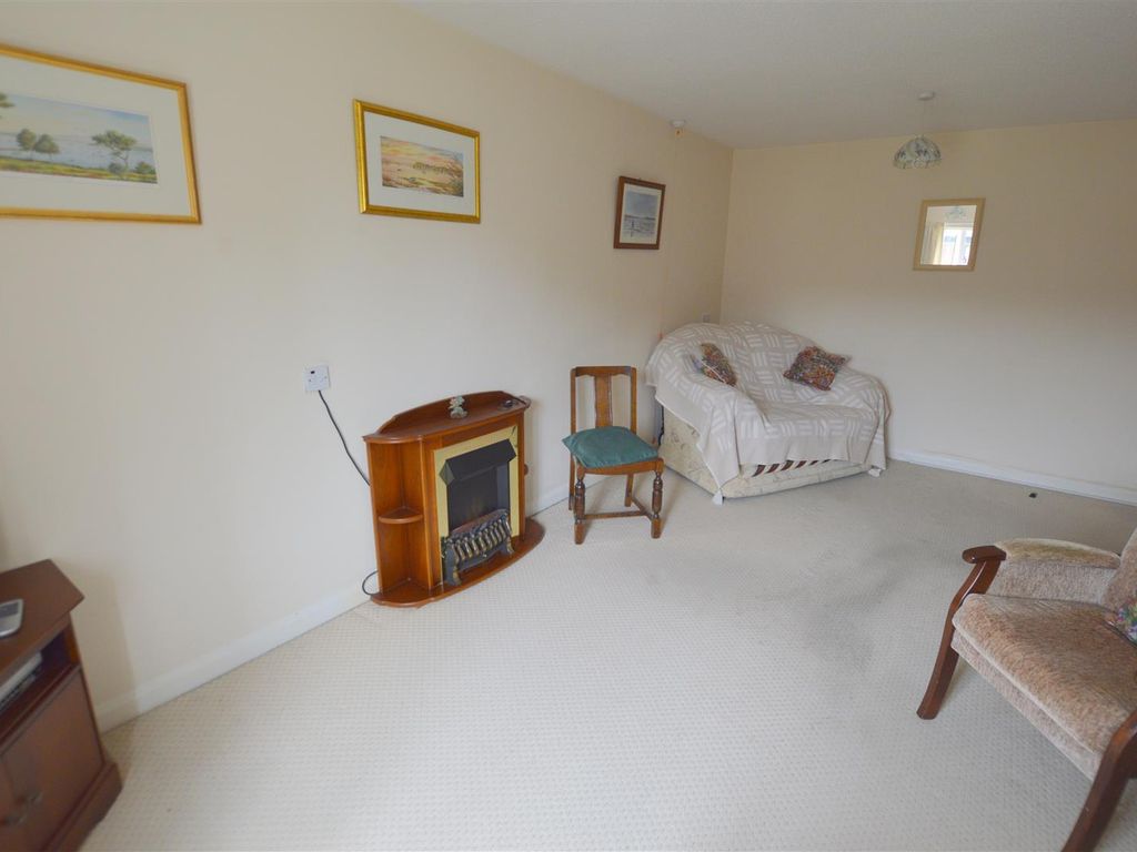 2 bed property for sale in Spa Road, Melksham SN12, £89,500