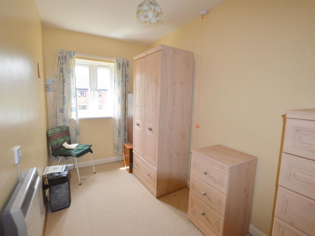2 bed property for sale in Spa Road, Melksham SN12, £89,500
