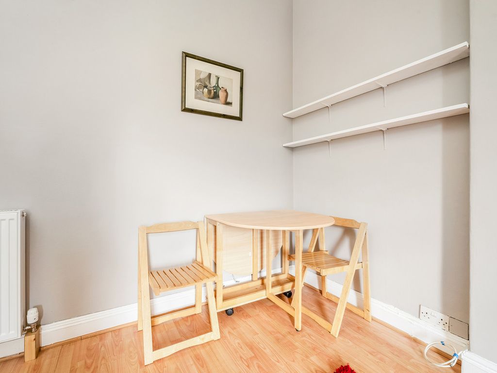 1 bed flat for sale in Balsusney Road, Kirkcaldy KY2, £64,950