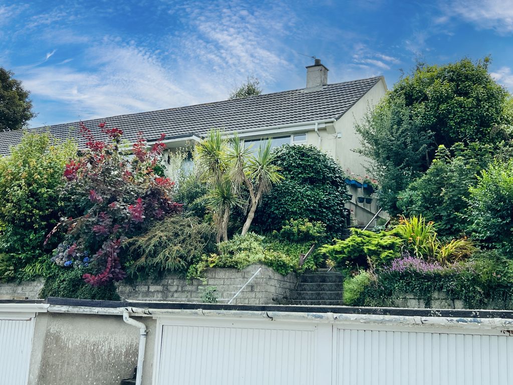 3 bed bungalow for sale in Garth Road, Newlyn TR18, £325,000