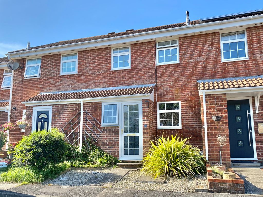 2 bed terraced house for sale in Monarch Close, Locks Heath, Southampton SO31, £280,000
