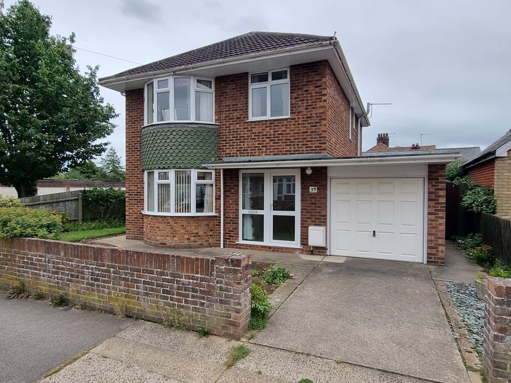 3 bed detached house for sale in Seaton Road, Felixstowe IP11, £337,500