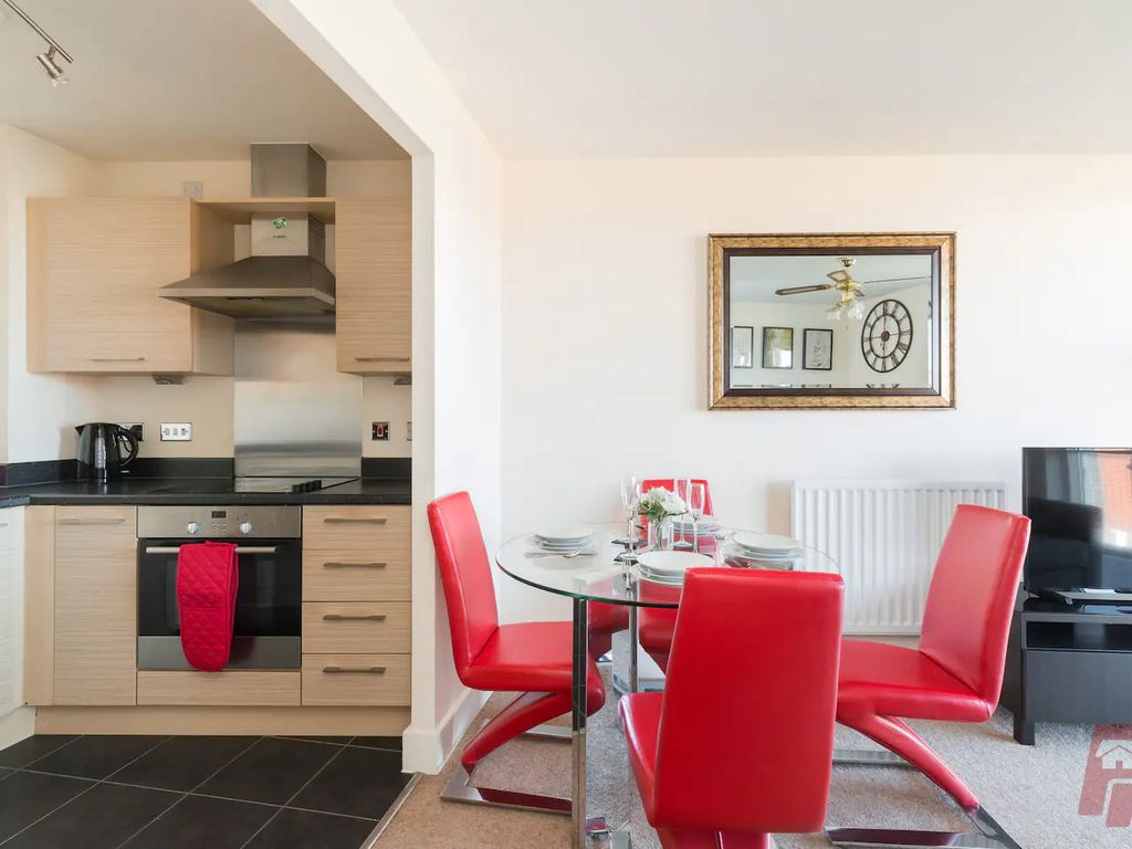 2 bed flat for sale in Langley Walk, Edgbaston, Birmingham B15, £220,000