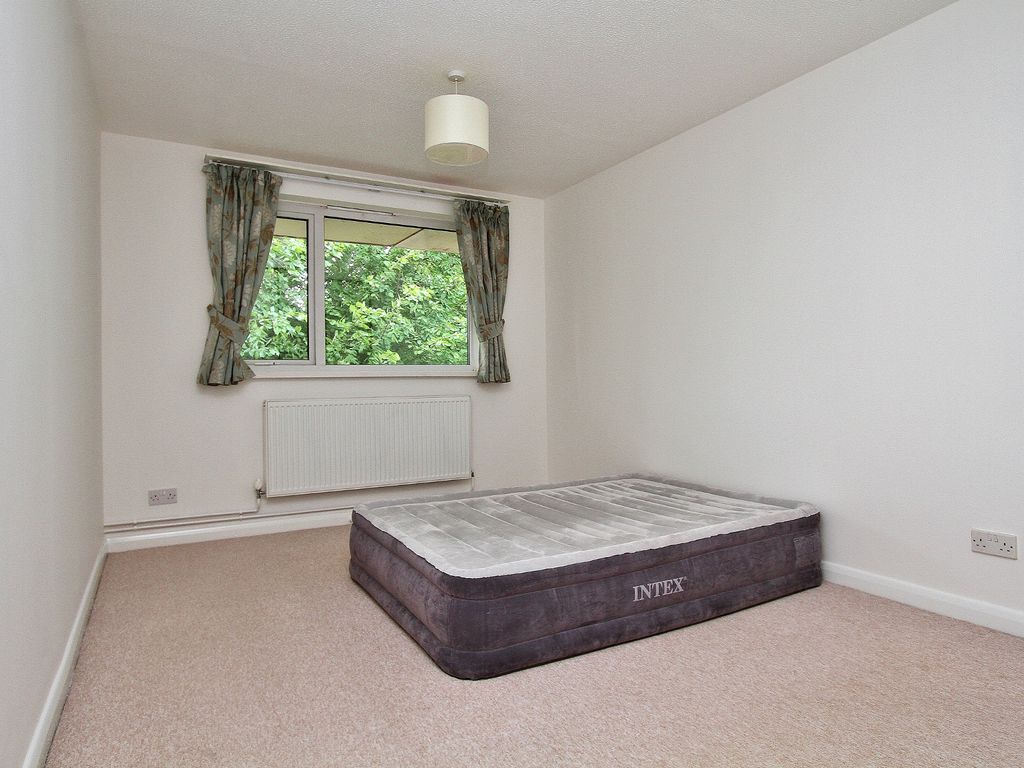 1 bed flat for sale in Carn Court, North Drive BN2, £250,000