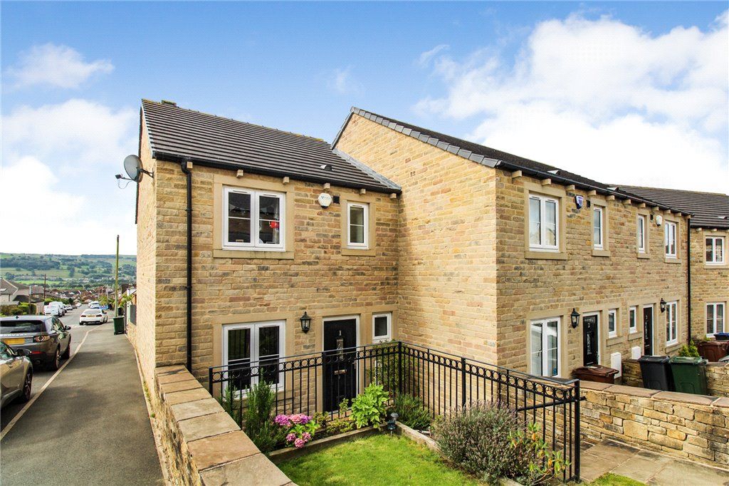 3 bed end terrace house for sale in High Dale Rise, Silsden, Keighley, West Yorkshire BD20, £290,000