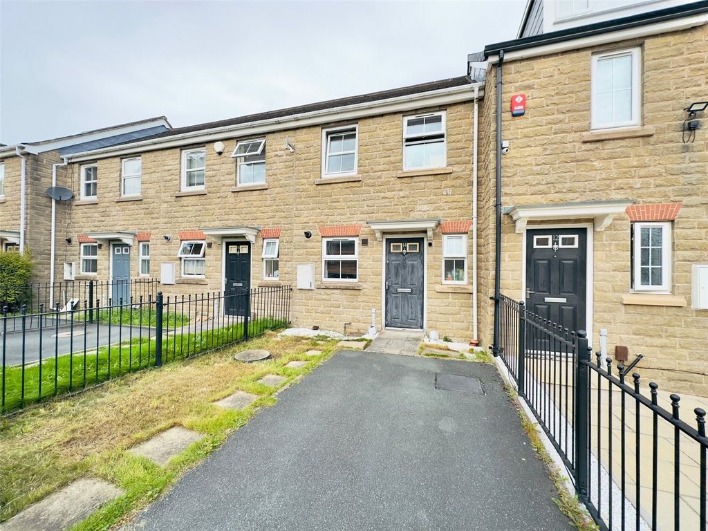 2 bed town house for sale in Queensfield Drive, Bradford, West Yorkshire BD5, £120,000