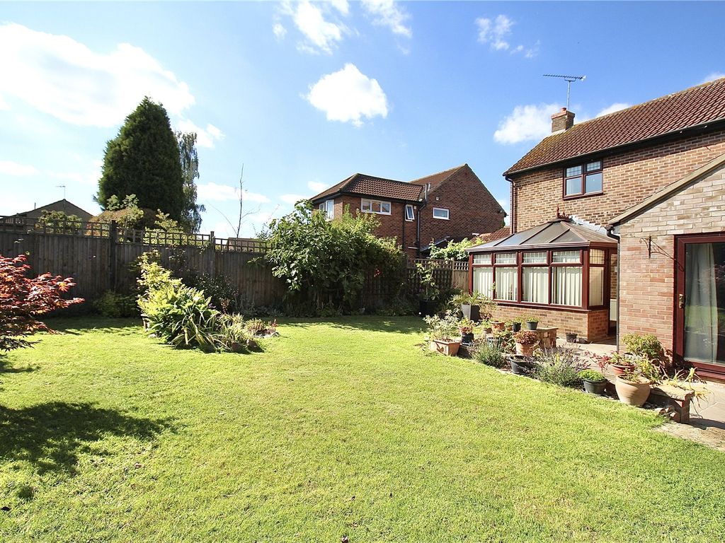 4 bed detached house for sale in Boxford Close, Stowmarket, Suffolk IP14, £325,000
