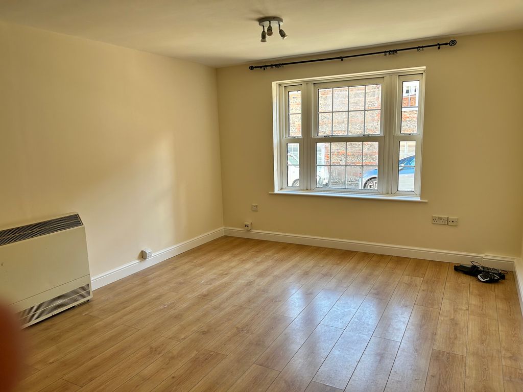 2 bed flat for sale in Saxon Forge, Ramsbury, Marlborough SN8, £235,000