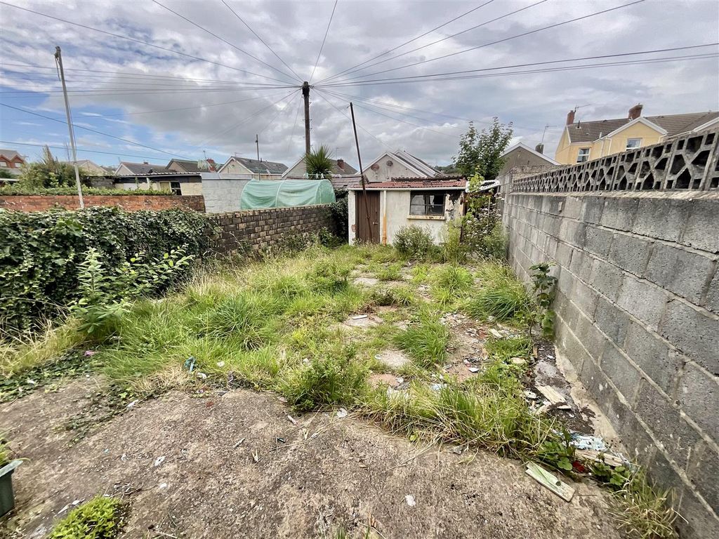 3 bed terraced house for sale in Pembrey Road, Llanelli SA15, £79,995