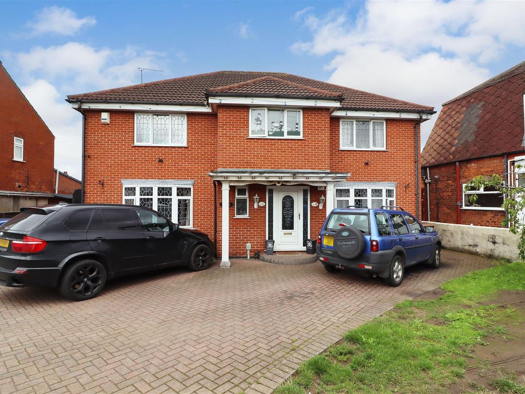 5 bed detached house for sale in First Lane, Hessle HU13, £325,000