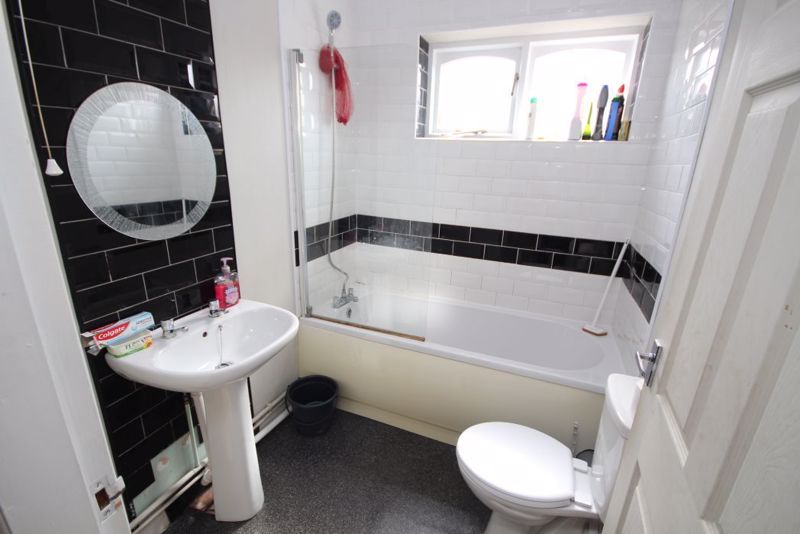 1 bed flat for sale in Sidney Way, Cleethorpes DN35, £55,000