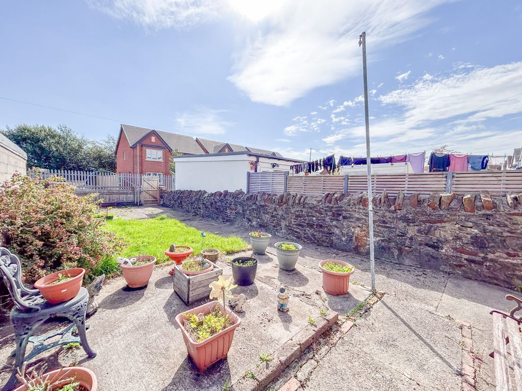 3 bed terraced house for sale in Pontygwindy Road, Caerphilly CF83, £170,000