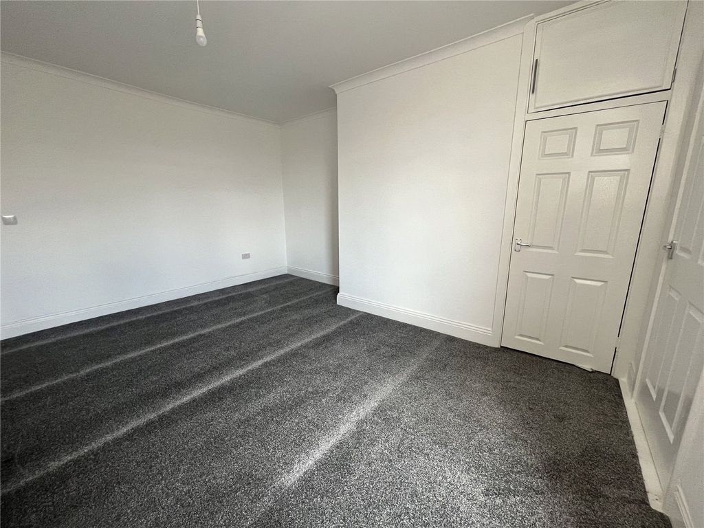 2 bed flat for sale in Park Road, Stanley DH9, £47,000