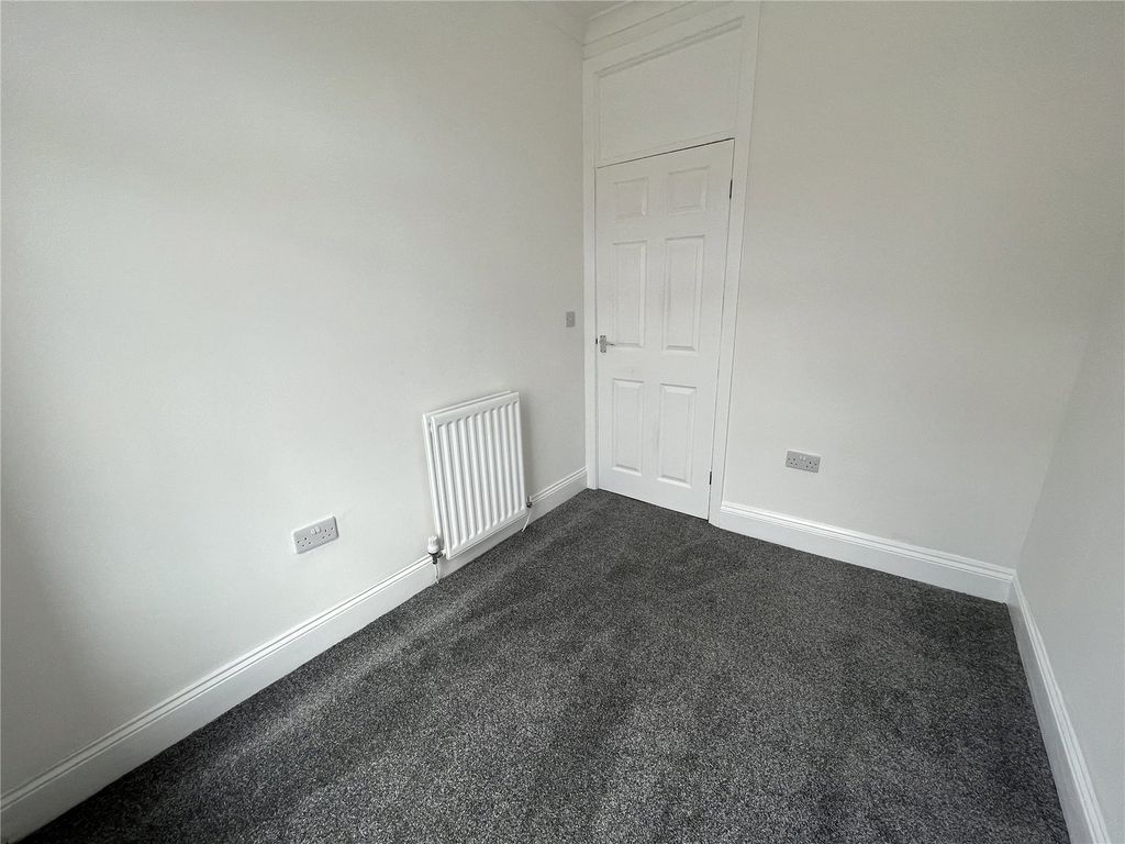 2 bed flat for sale in Park Road, Stanley DH9, £47,000