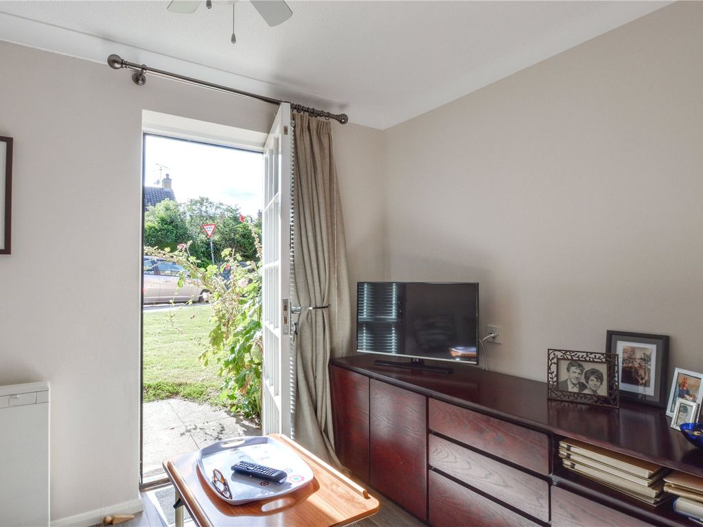 2 bed flat for sale in Saffron Walden, Essex CB11, £135,000