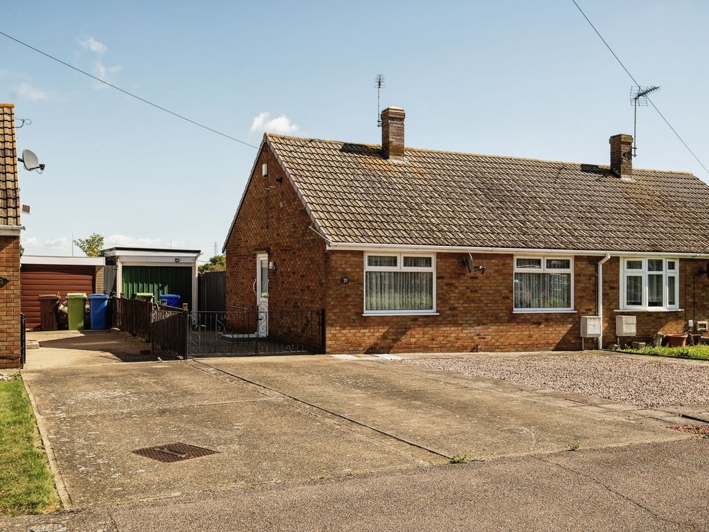 2 bed bungalow for sale in Foxley Road, Queenborough, Kent ME11, £240,000