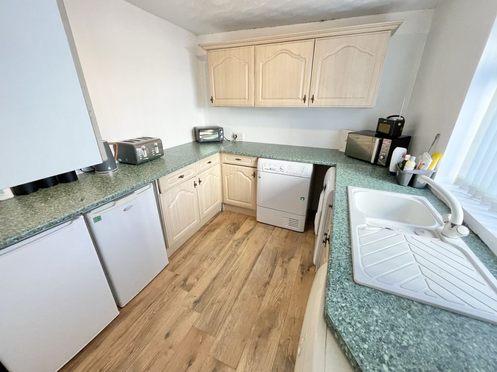 3 bed terraced house for sale in Beach Road, Cleveleys FY5, £139,500