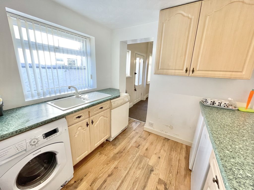 3 bed terraced house for sale in Beach Road, Cleveleys FY5, £139,500