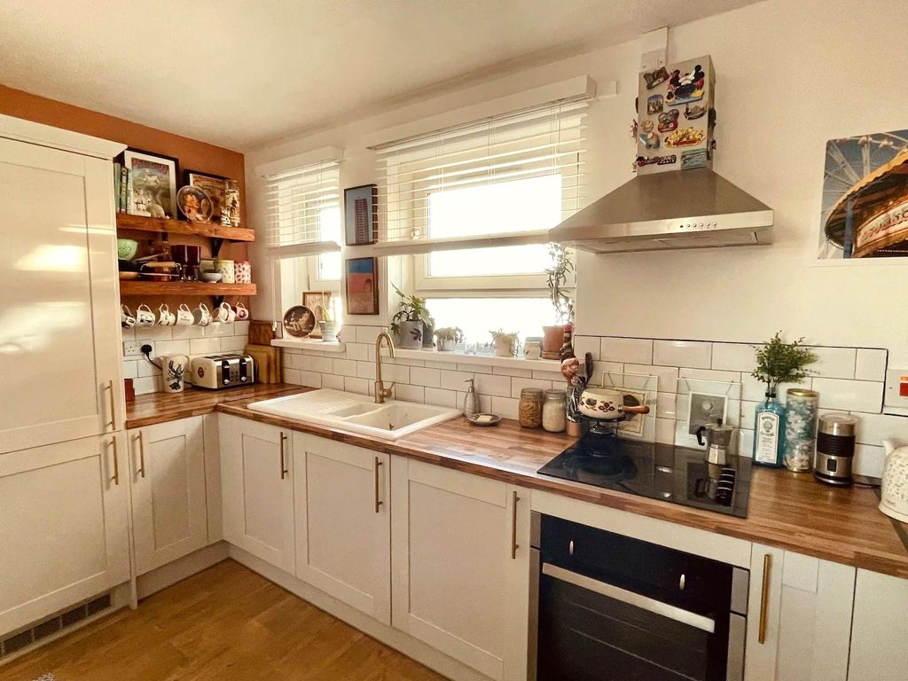 1 bed flat for sale in Cumberland Street, Portsmouth, Hampshire PO1, £175,000