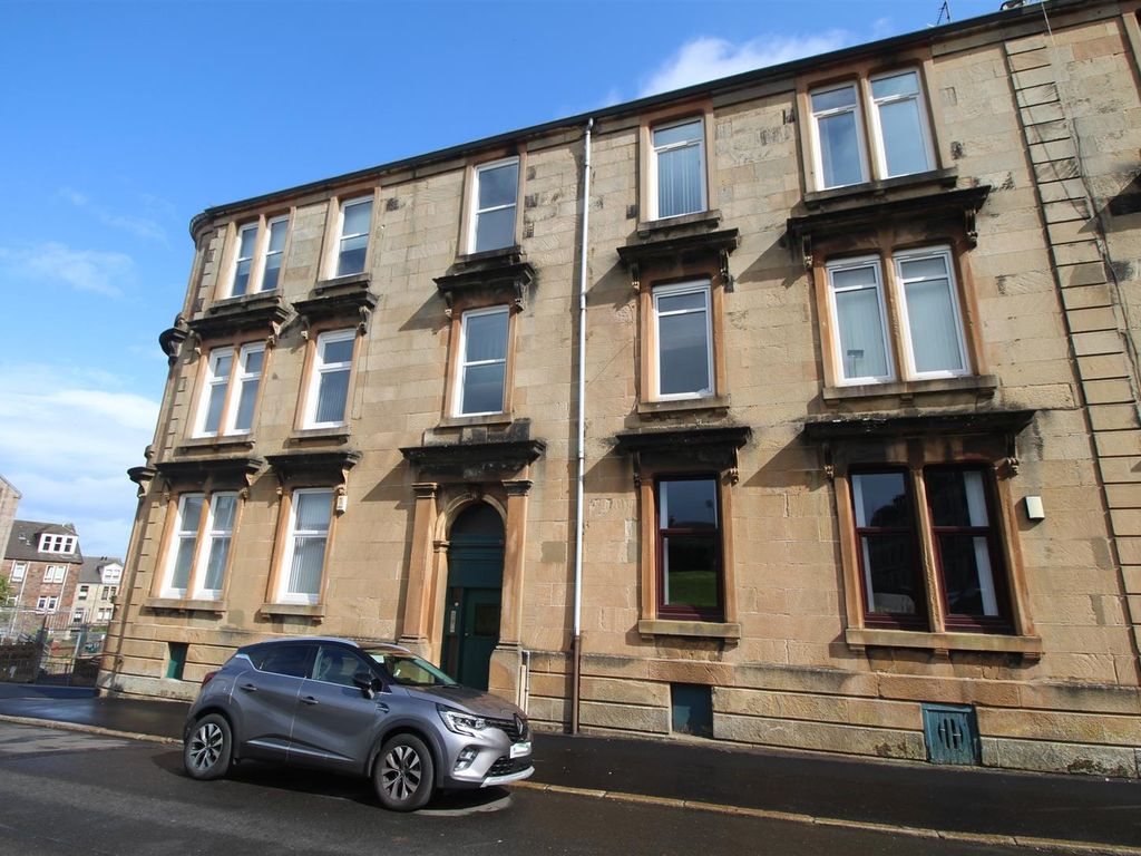 5 bed flat for sale in Bank Street, Greenock PA15, £115,000