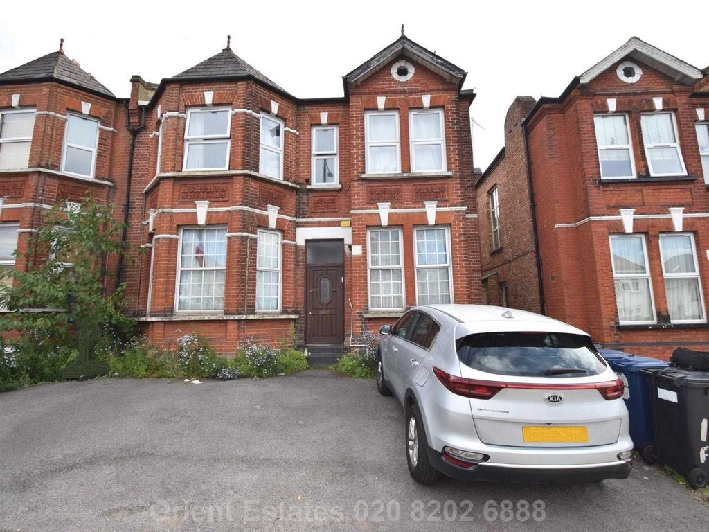 1 bed flat for sale in Station Road, London NW4, £315,000
