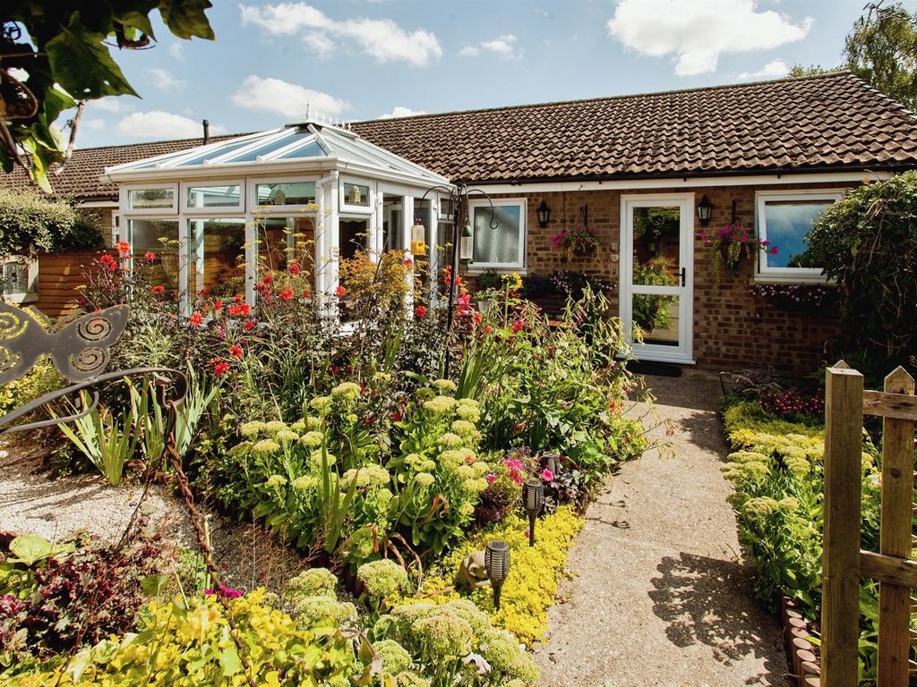 2 bed terraced bungalow for sale in Orchard Terrace, Whittlesford, Cambridge CB22, £300,000