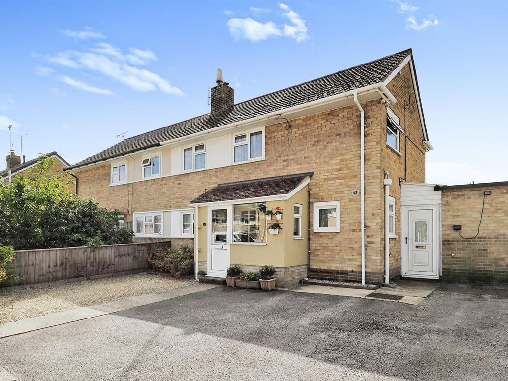 3 bed semi-detached house for sale in Elizabeth Road, Durrington, Salisbury SP4, £295,000