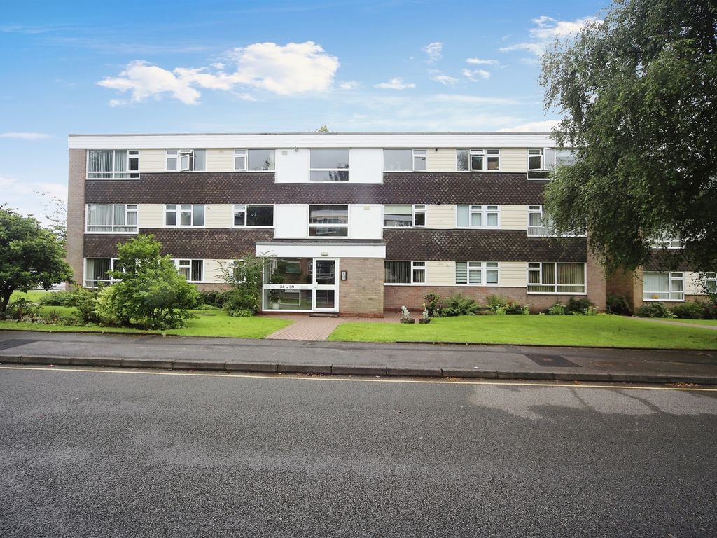 3 bed flat for sale in Albany Gardens, Hampton Lane, Solihull B91, £240,000