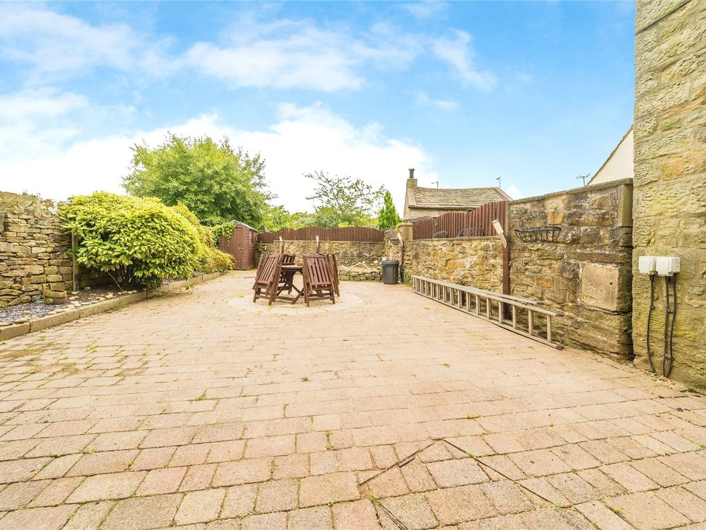 4 bed detached house for sale in Earby Road, Salterforth, Barnoldswick, Lancashire BB18, £275,000