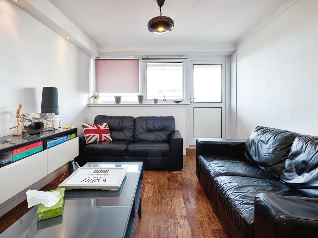 1 bed flat for sale in Holloway Head, Birmingham B1, £130,000