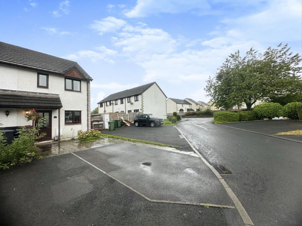 2 bed property for sale in Heron Close, Kendal LA9, £172,000