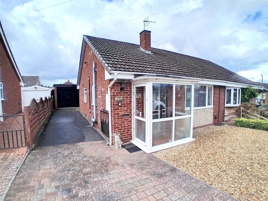 3 bed bungalow for sale in Collins Close, Broseley, Shropshire TF12, £284,950