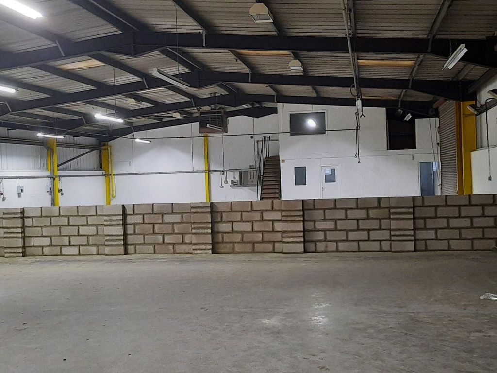 Light industrial for sale in SL1, Non quoting