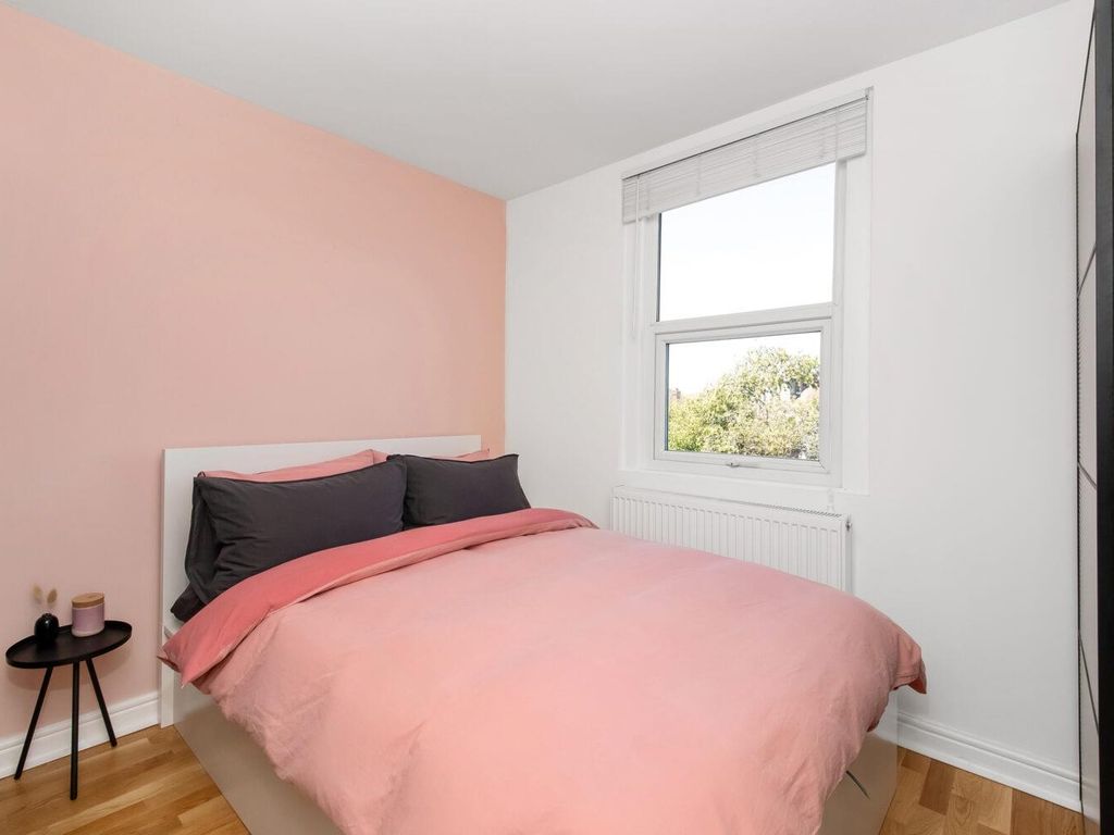 1 bed flat for sale in Bellingham Road, Catford, London SE6, £300,000