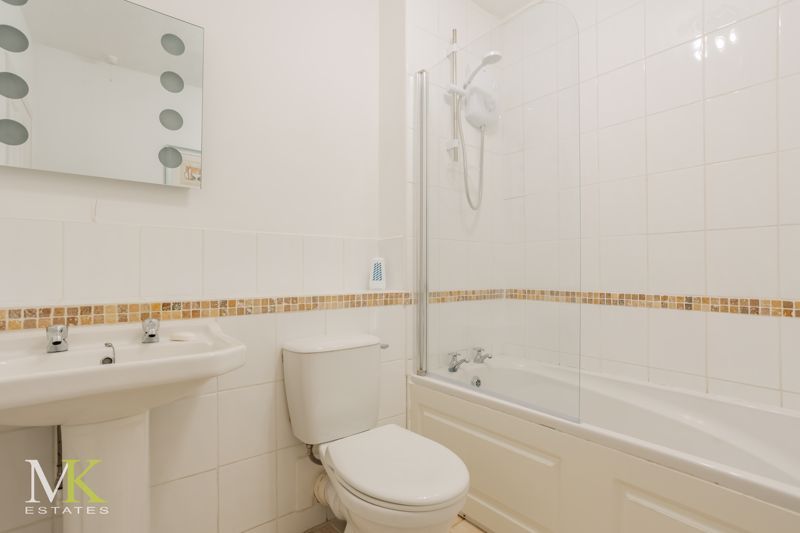 1 bed flat for sale in St. Anthonys Road, Bournemouth BH2, £179,950