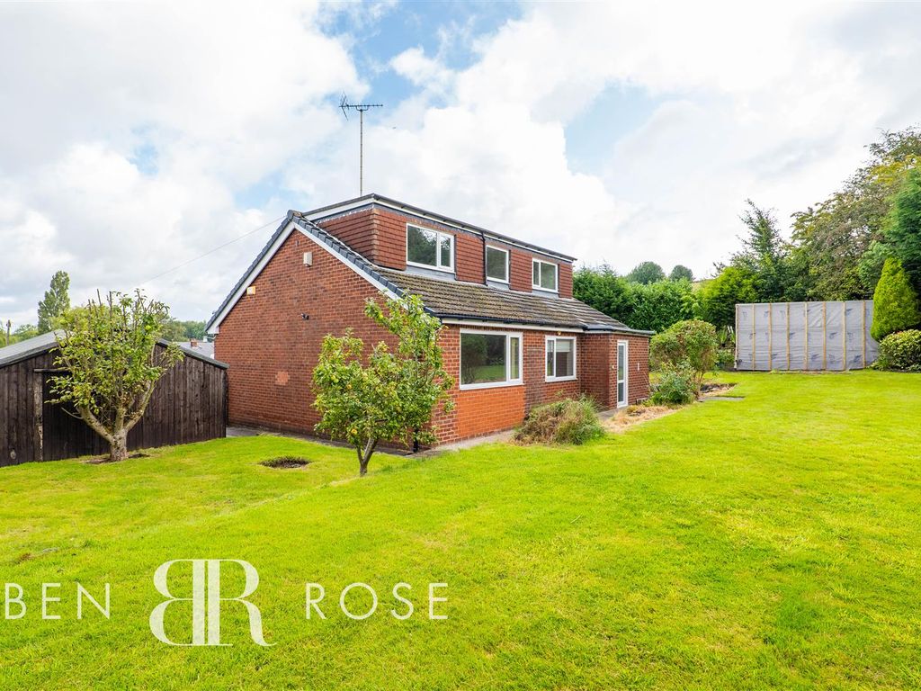 3 bed detached house for sale in St. Helens Road, Whittle-Le-Woods, Chorley PR6, £299,995