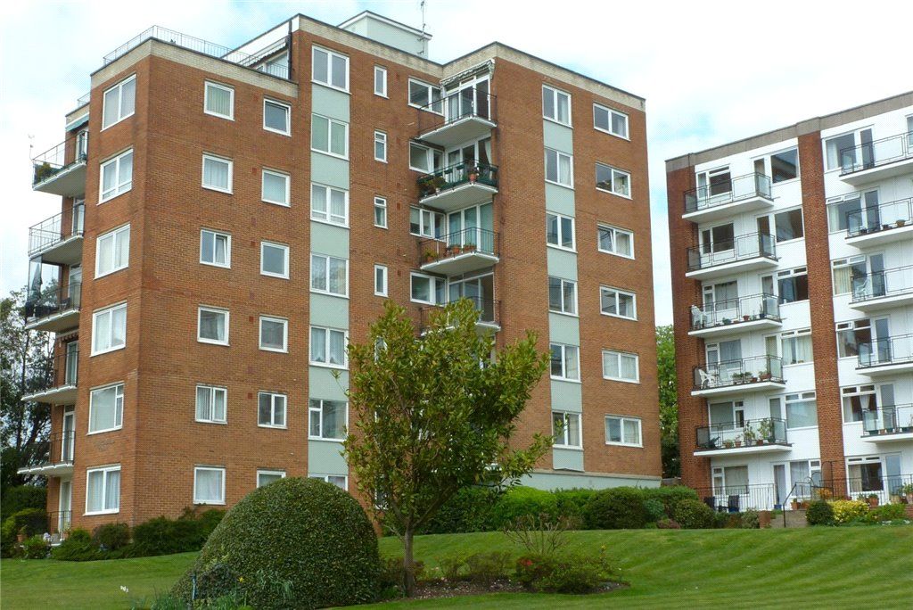 2 bed flat for sale in Parkstone Road, Parkstone, Poole BH15, £230,000