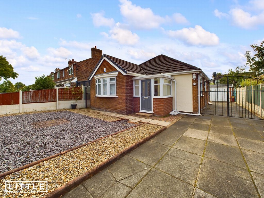 3 bed bungalow for sale in Clock Face Road, Clock Face WA9, £220,000