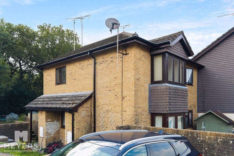 2 bed flat for sale in Victoria Close, Bovington BH20, £165,000