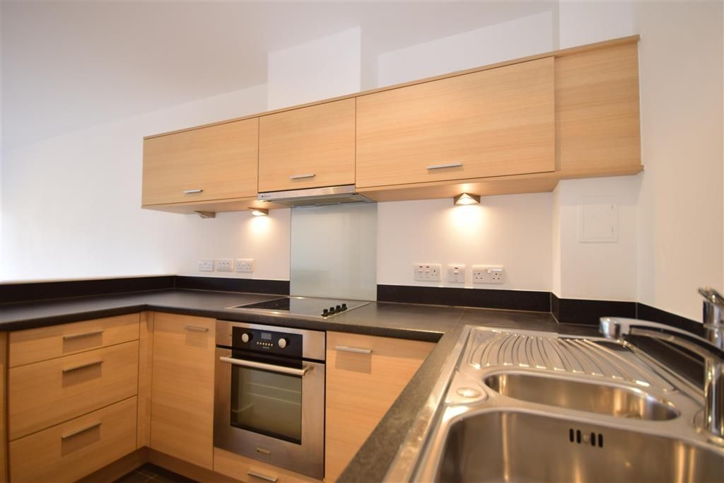 1 bed flat for sale in Admiralty Road, Portsmouth, Hampshire PO1, £170,000
