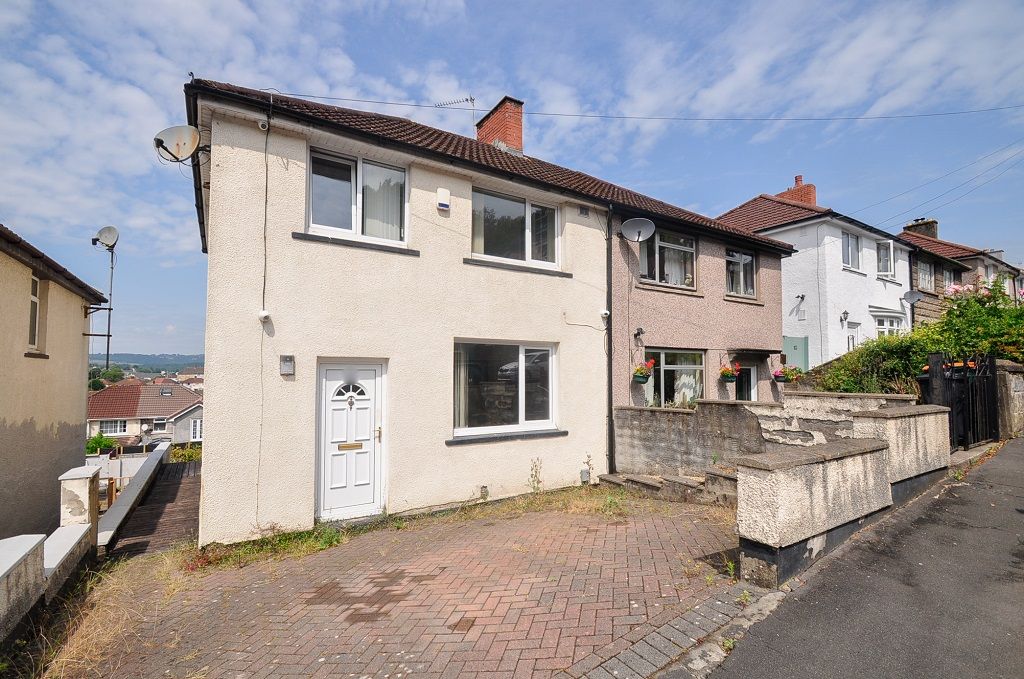 3 bed semi-detached house for sale in Graig Park Hill, Newport NP20, £189,995