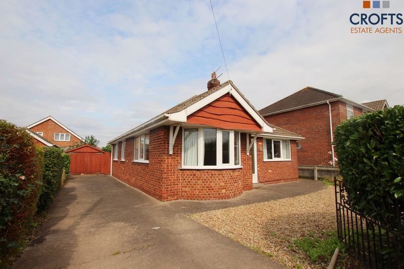 3 bed detached bungalow for sale in Station Road, Habrough, Immingham DN40, £190,000