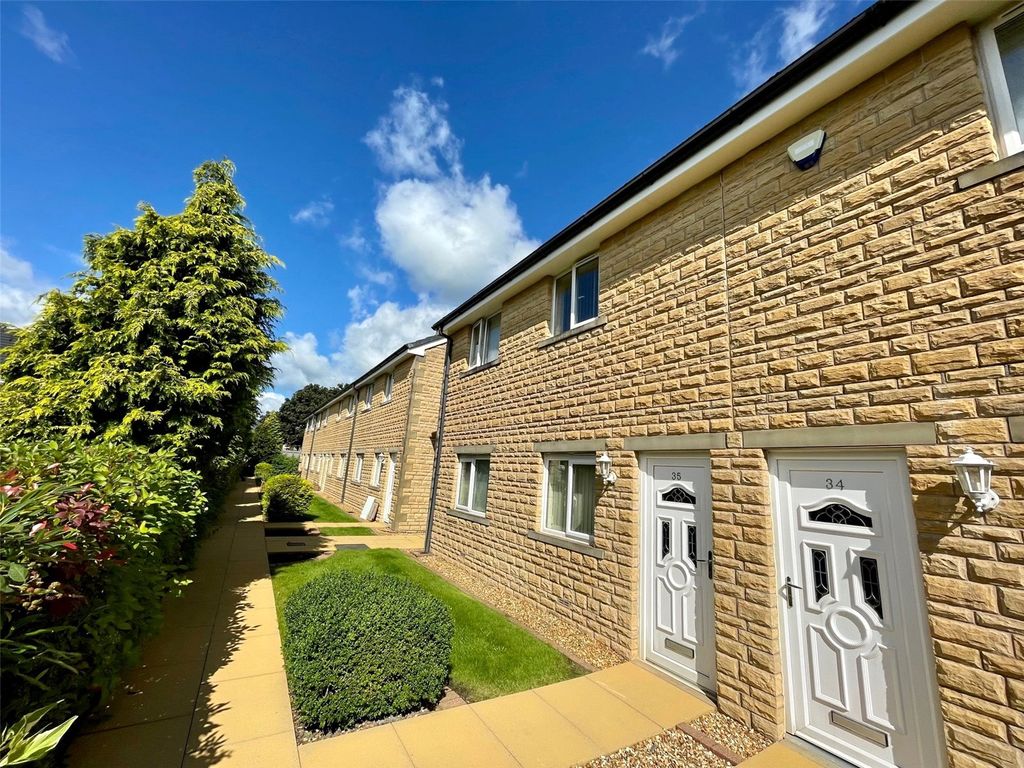 2 bed flat for sale in Birchfield Mews, Burnley, Lancashire BB12, £75,000