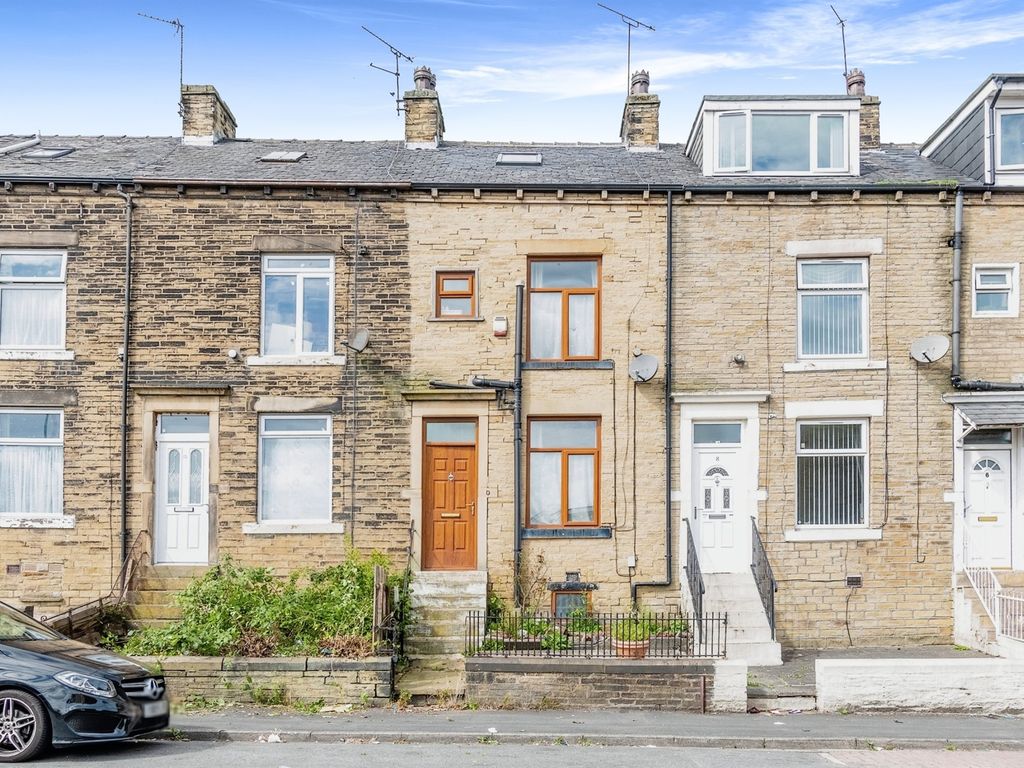 3 bed terraced house for sale in Lindley Road, Bradford BD5, £100,000