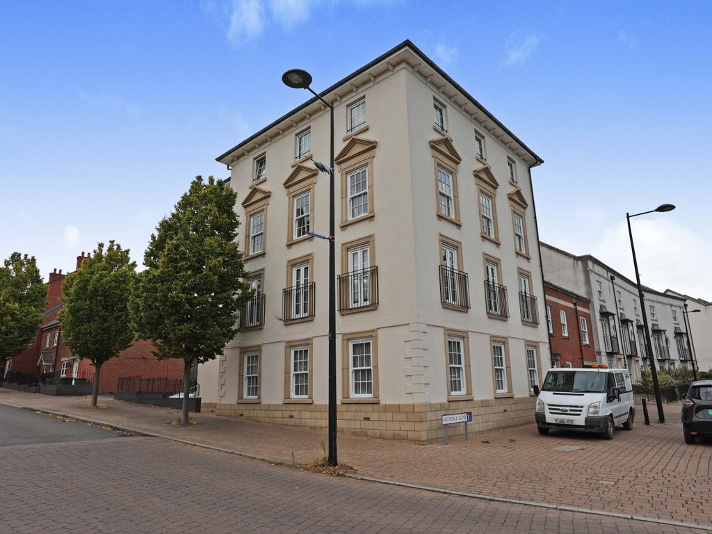 3 bed flat for sale in Hallam Fields Road, Birstall, Leicester LE4, £170,000