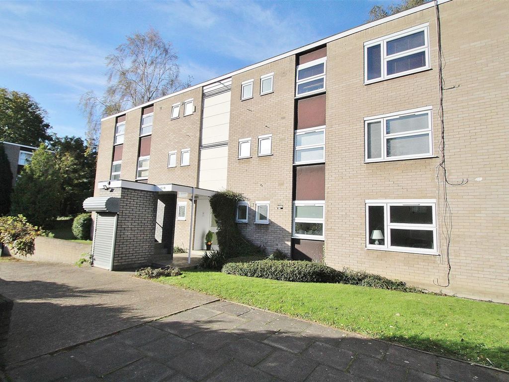1 bed flat for sale in Hepple Close, Isleworth TW7, £260,000