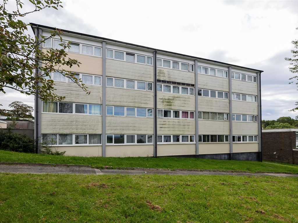 3 bed flat for sale in Lizard Walk, Plymouth PL6, £100,000